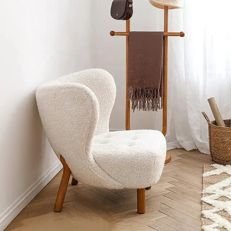 Chic Tufted White Lounge Chair