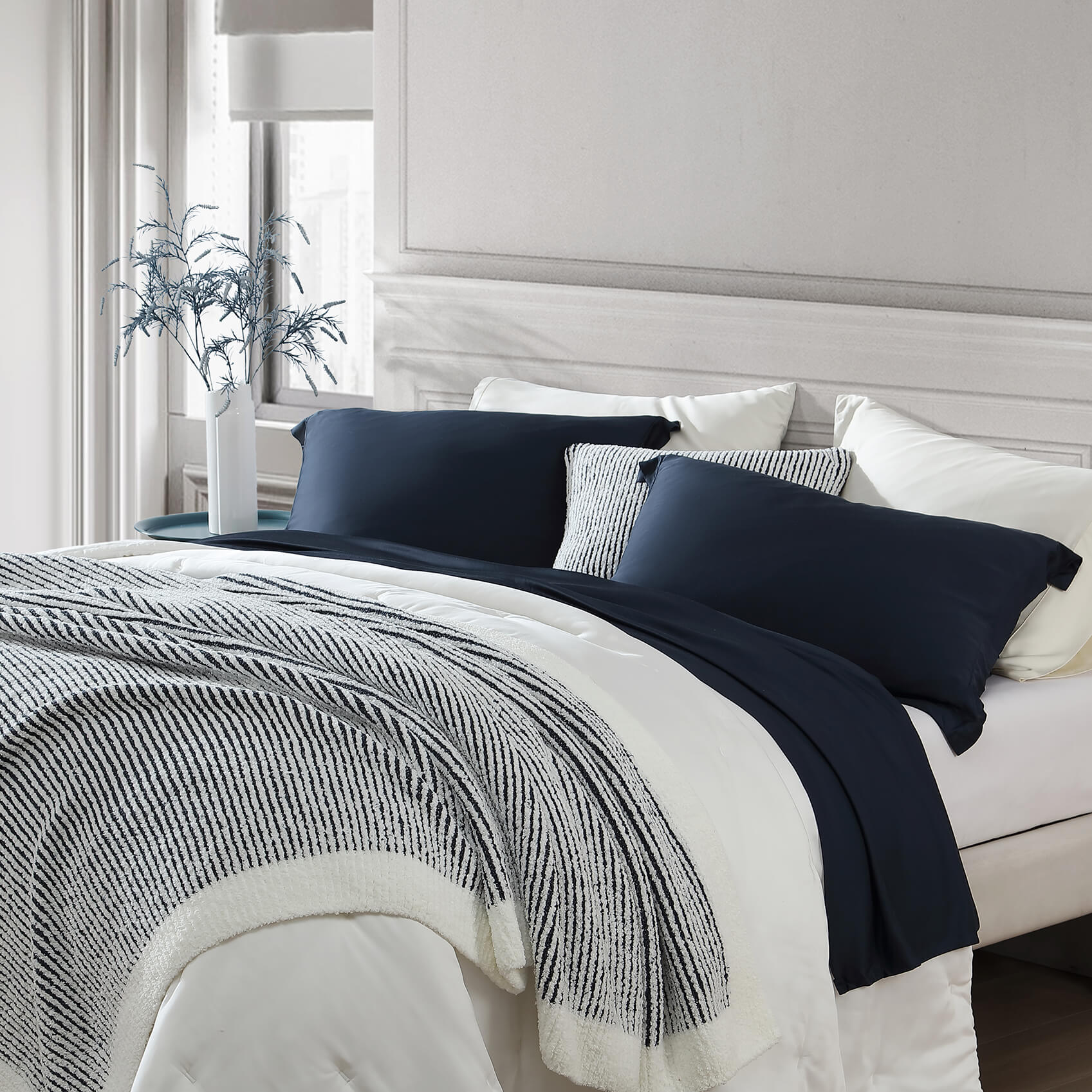 Two-Tone Ribbed Bed Blanket